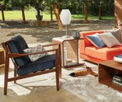 Egg Table Lamp -Home Decor Fashion Store P31 UNDRA BLUE WEB 95a395f2 663c 4a0c 9083 bdb344d300c3